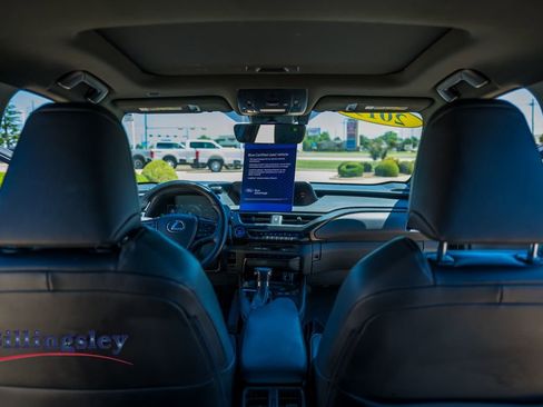 Used 2019 Lexus UX 250h w/ Premium Package AWD/4WD image 16
