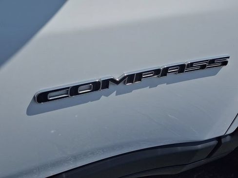 Used 2024 Jeep Compass Latitude AWD/4WD image 30
