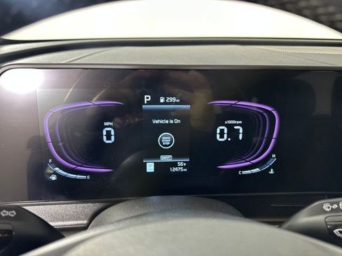 Used 2025 Kia Sportage EX image 17