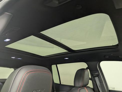 Used 2025 Chevrolet Traverse RS w/ LPO, Floor Liner Package image 26