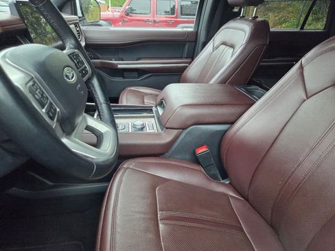 Used 2024 Ford Expedition Limited AWD/4WD image 10