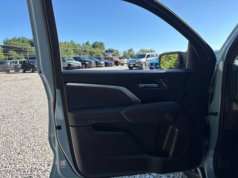 Certified 2025 Chevrolet Colorado Z71 w/ Midnight Edition AWD/4WD image 21