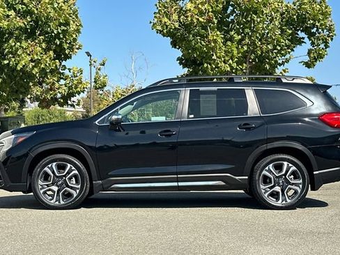 Used 2023 Subaru Ascent Limited w/ Technology Package AWD/4WD image 7