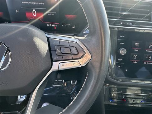 Used 2023 Volkswagen Tiguan SE R-Line image 28