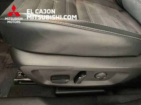 Used 2024 Mitsubishi Outlander SE image 9