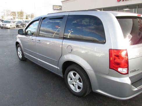 Used 2013 Dodge Grand Caravan SXT FWD image 35