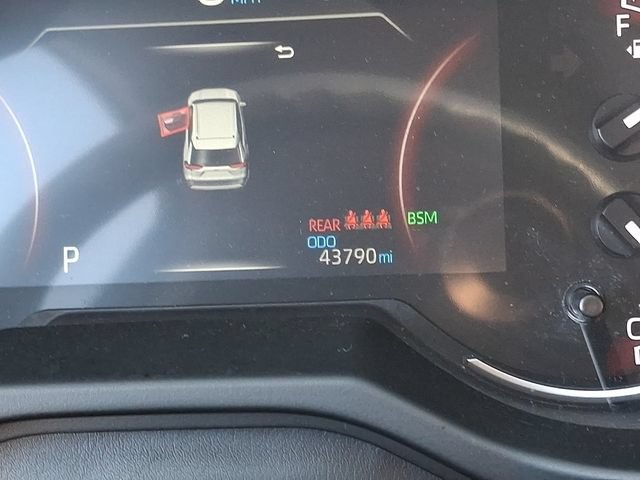 Used 2025 Toyota RAV4 XLE FWD image 20