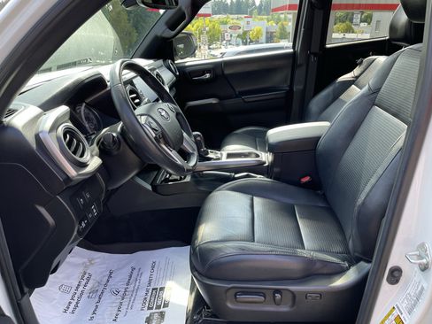 Certified 2021 Toyota Tacoma Limited AWD/4WD image 11