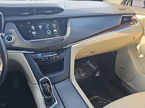Used 2018 Cadillac XT5 Luxury w/ Driver Awareness Package image 16