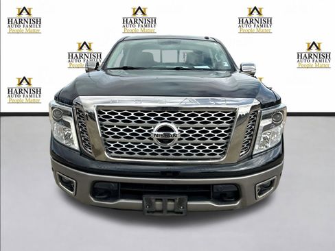 Used 2017 Nissan Titan Platinum Reserve image 10