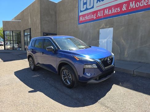 Used 2023 Nissan Rogue S image 4