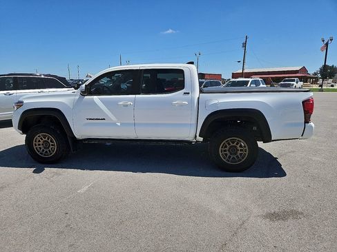 Used 2023 Toyota Tacoma 4x4 Double Cab w/ Trail Edition image 3