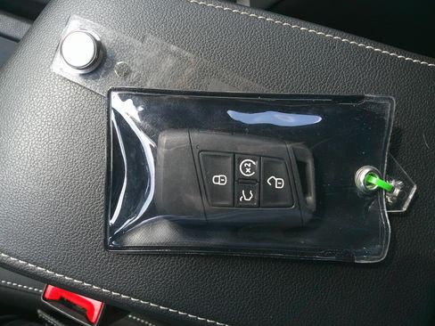 Used 2024 Volkswagen Tiguan SE R-Line image 48