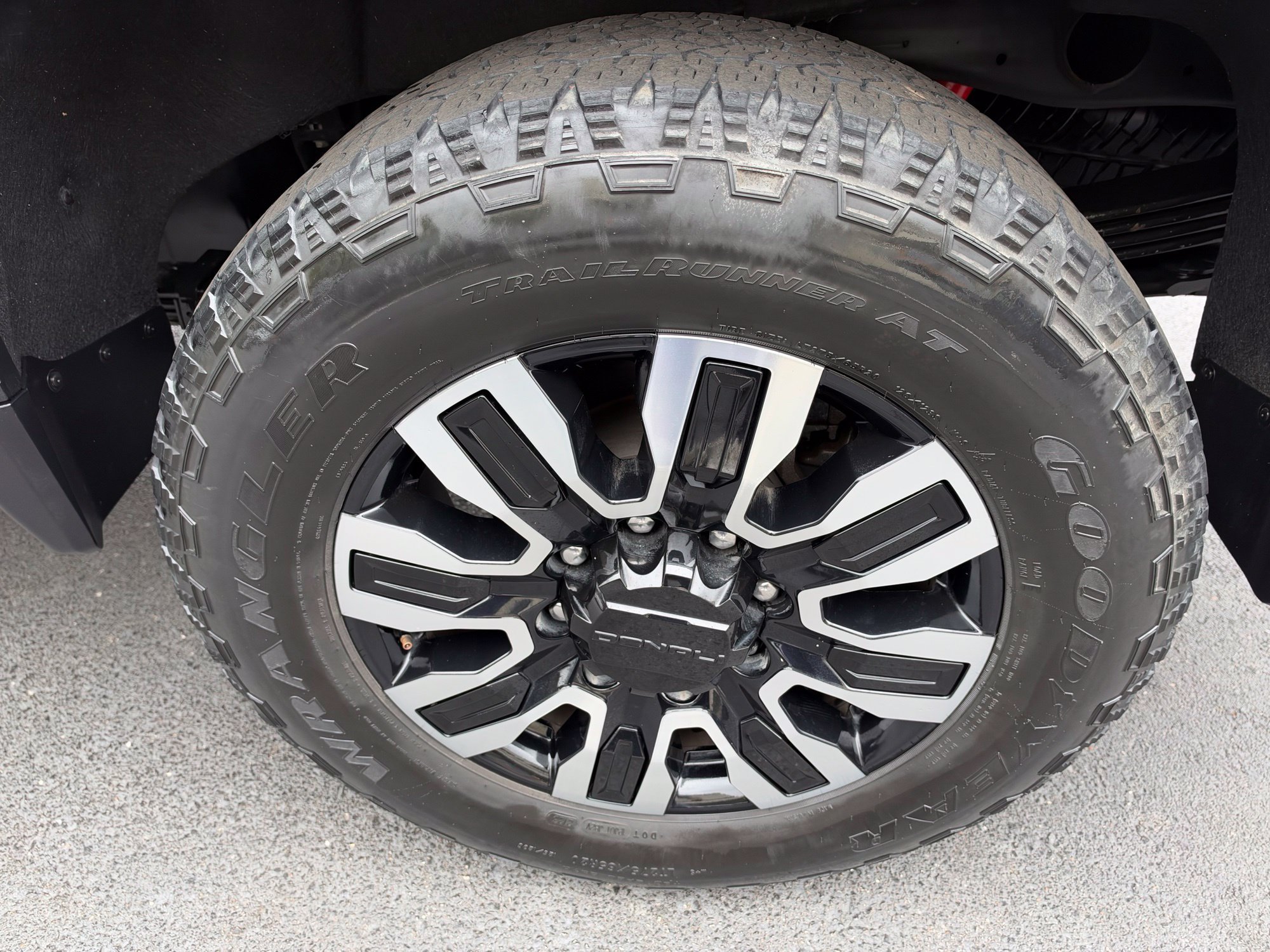 Used 2024 GMC Sierra 2500 Denali Ultimate AWD/4WD image 12