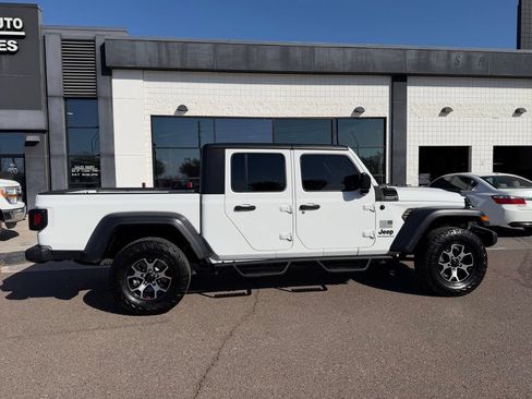 Used 2020 Jeep Gladiator Sport w/ Quick Order Package 24S AWD/4WD image 3