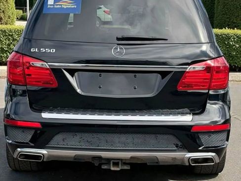 Used 2015 Mercedes-Benz GL 550 4MATIC image 9