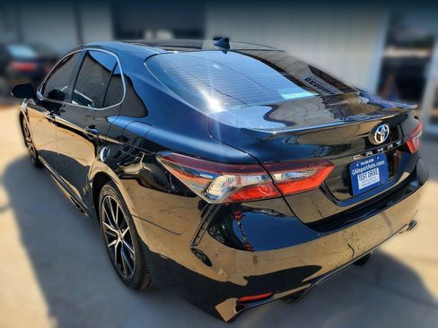 Used 2021 Toyota Camry SE FWD image 10