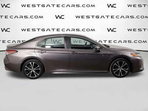 Used 2018 Toyota Camry SE w/ Convenience Package FWD image 45