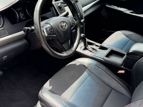 Used 2017 Toyota Camry SE FWD image 7