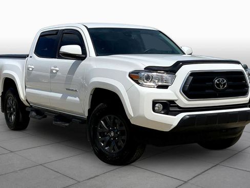 Used 2023 Toyota Tacoma SR5 w/ Technology Package image 3