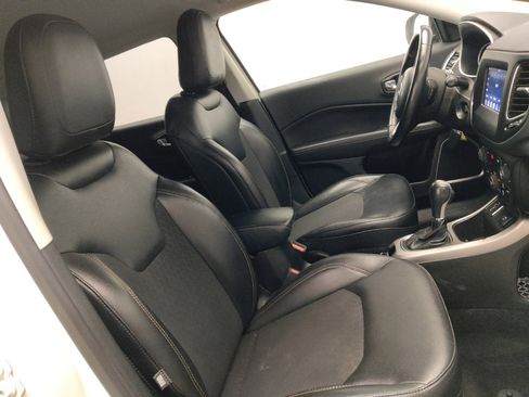 Used 2018 Jeep Compass Latitude w/ Popular Equipment Group FWD image 21
