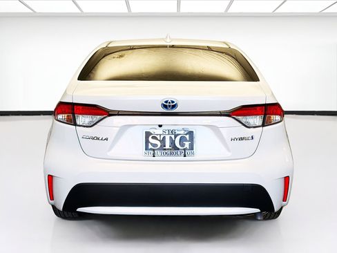 Used 2022 Toyota Corolla LE w/ Premium Interior Package image 5