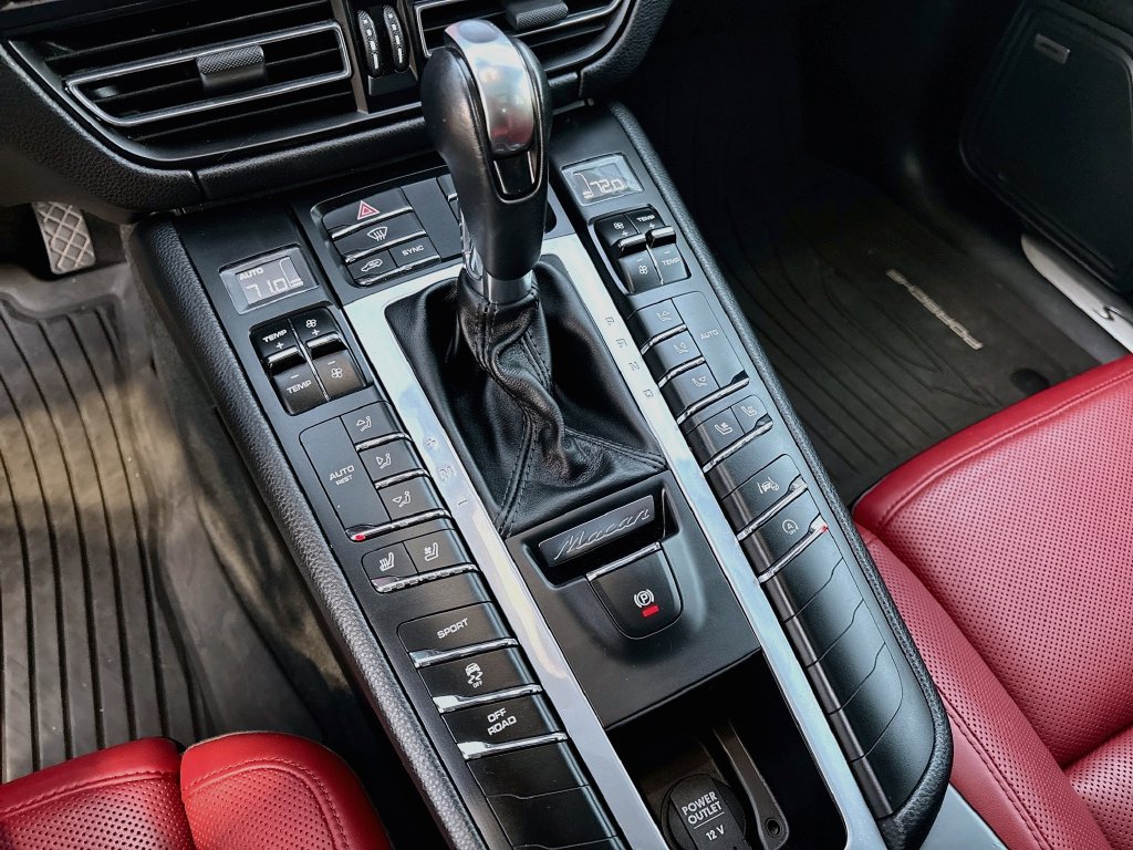 Used 2020 Porsche Macan S AWD/4WD image 43