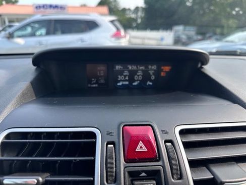 Used 2018 Subaru Forester 2.5i Premium AWD/4WD image 16
