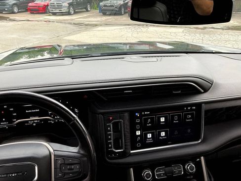 Used 2022 GMC Yukon Denali AWD/4WD image 13