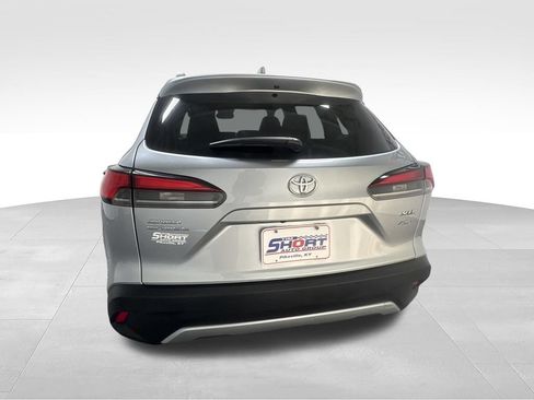 Used 2024 Toyota Corolla Cross XLE w/ Convenience Package AWD/4WD image 12