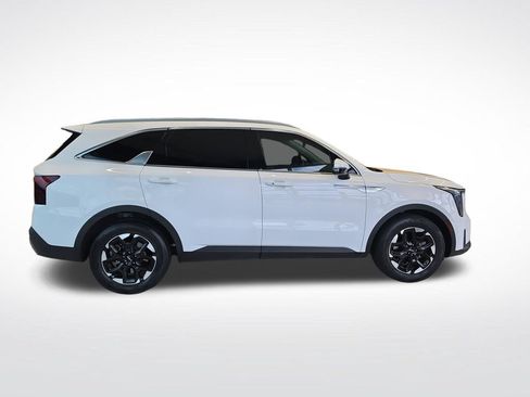 Certified 2024 Kia Sorento S w/ Panoramic Sunroof Package FWD image 9