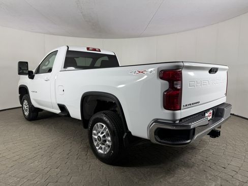 Used 2024 Chevrolet Silverado 2500 LT w/ Convenience Package image 6