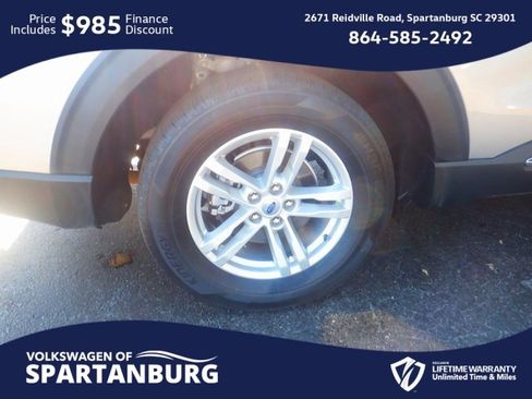 Used 2024 Ford Explorer XLT image 10