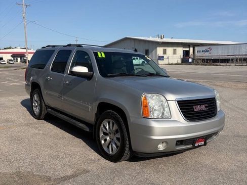 Used 2011 GMC Yukon XL SLT w/ SLT-2 Equipment Package AWD/4WD image 1