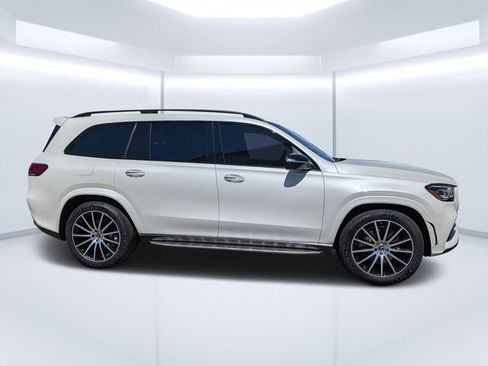 Used 2023 Mercedes-Benz GLS 450 4MATIC image 2