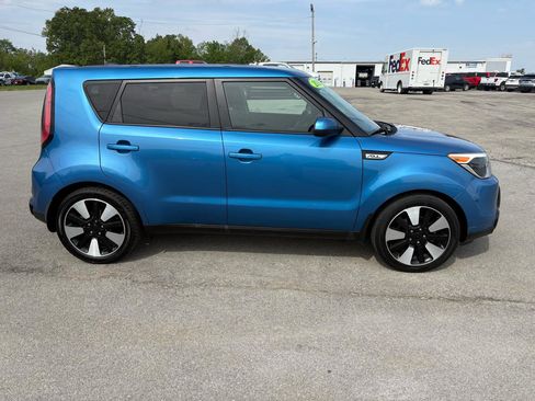 Used 2016 Kia Soul + w/ Designer's Package FWD image 2