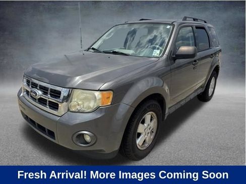 Used 2011 Ford Escape XLT FWD image 1