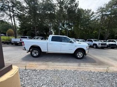 Used 2022 RAM 2500 Big Horn w/ Cold Weather Group AWD/4WD image 2