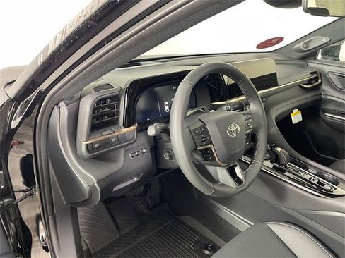 New 2026 Toyota Crown Platinum image 2