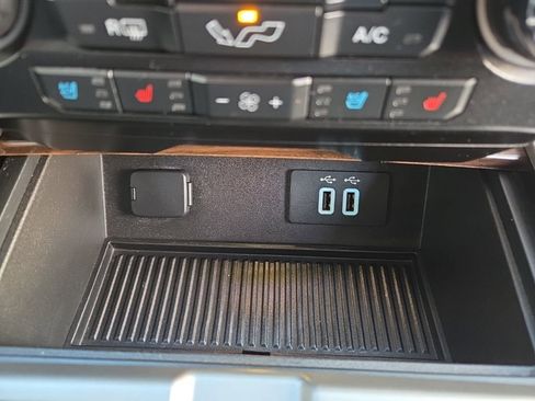 Used 2016 Ford F150 Lariat image 43