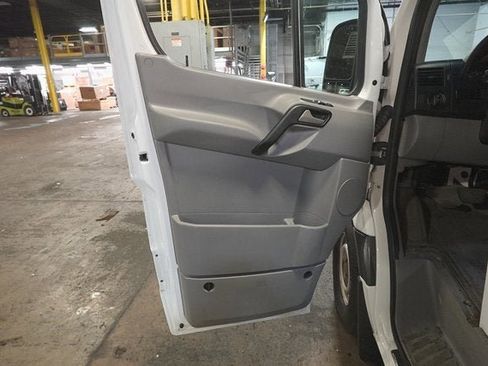 Used 2011 Freightliner Sprinter 2500 image 6