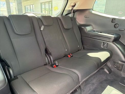 Used 2024 Subaru Ascent Premium w/ Convenience Package image 18