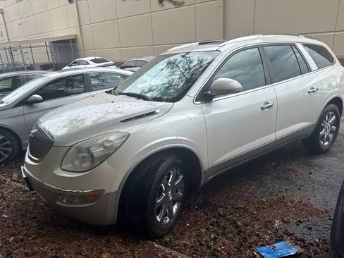 Used 2009 Buick Enclave CXL w/ Entertainment Package #3 FWD image 7