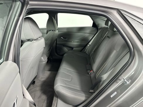 Used 2022 Hyundai Elantra SEL w/ Convenience + Premium Package image 24