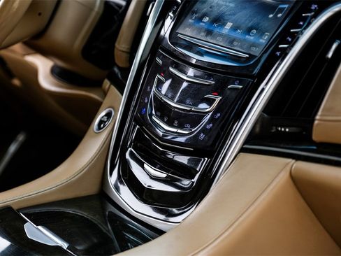 Used 2019 Cadillac Escalade Platinum image 22