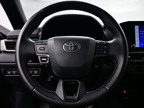 Used 2025 Toyota Camry SE FWD image 23