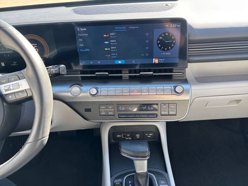 Used 2025 Hyundai Kona SEL image 18