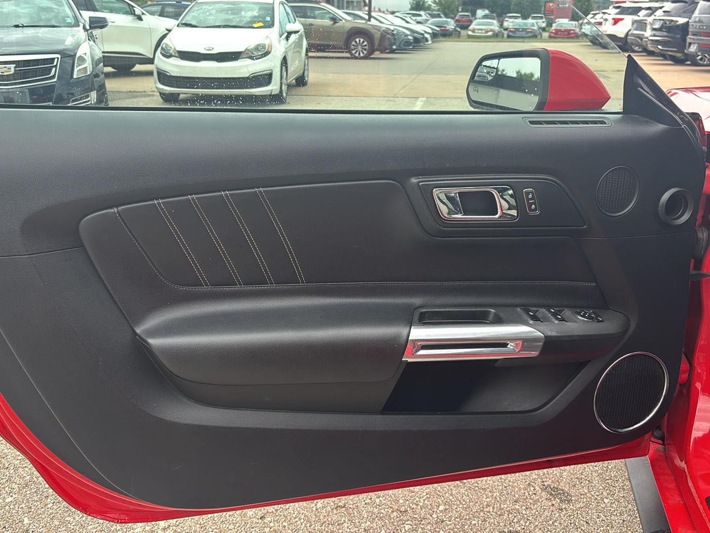 Used 2016 Ford Mustang Premium RWD image 7