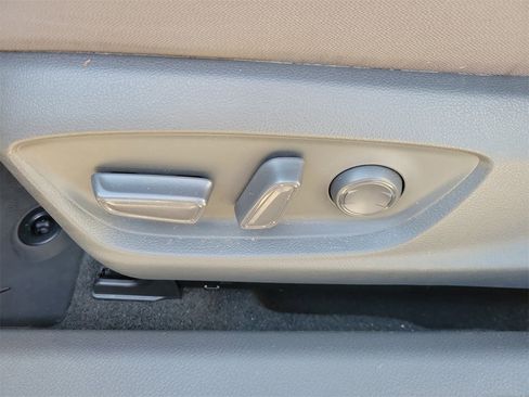 Used 2021 Toyota Camry LE image 17