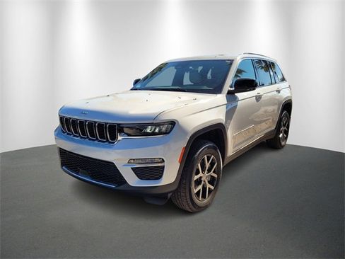 New 2025 Jeep Grand Cherokee Limited image 2